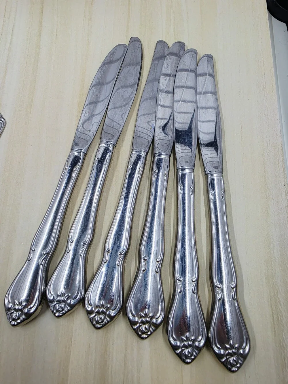Oneida Arbor Rose True Rose Stainless Steel Flatware Set Of 18